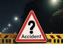 डंपर और ट्रक में भिड़ंत के बाद लगी भीषण आग, जिंदा जला चालक