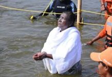 महाकुंभ: राष्ट्रपति मुर्मू ने त्रिवेणी संगम में आस्था की पवित्र डुबकी लगाकर की पूजा-अर्चना