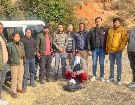 भालू की पित्त के साथ नेपाल निवासी तस्कर किया गिरफ्तार