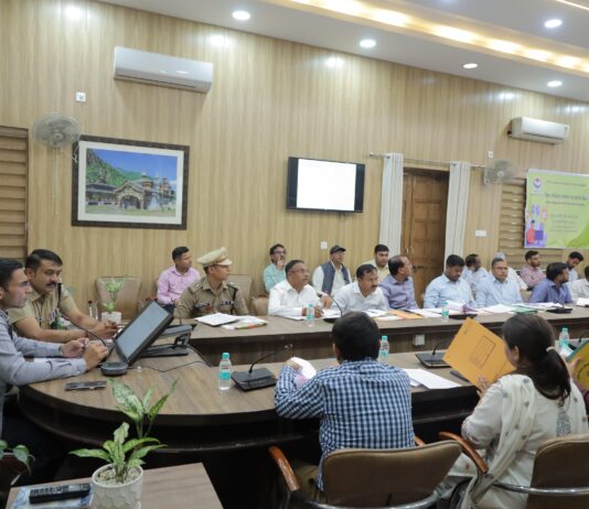 जीवन रक्षा समिति के सामान्तर डीएम की सड़क सुरक्षा समिति