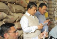 गुलरघाटी राजकीय अन्न भण्डारण अनियमितता पर डीएम का एक्शन