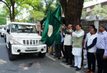 वन एवं वन्य जीव सुरक्षा की सुरक्षा के लिए 23 बोलेरो कैम्पर वाहन तैयार, मुख्यमंत्री ने हरी झंडी दिखा किया रवाना