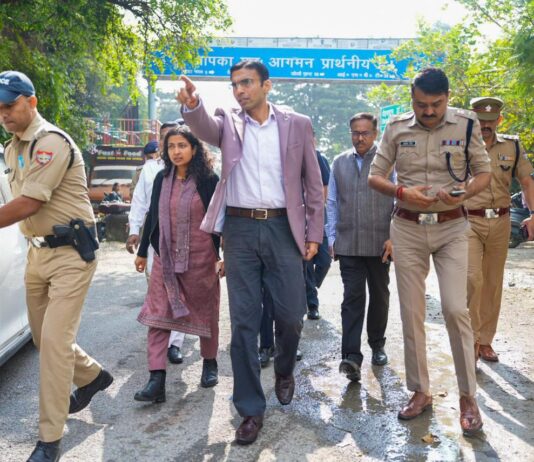 ईगो छोड़ प्रदत्त निर्देशों के क्रियान्वयन व समन्वय में नजर आयें अधिकारी: डीएम बंसल