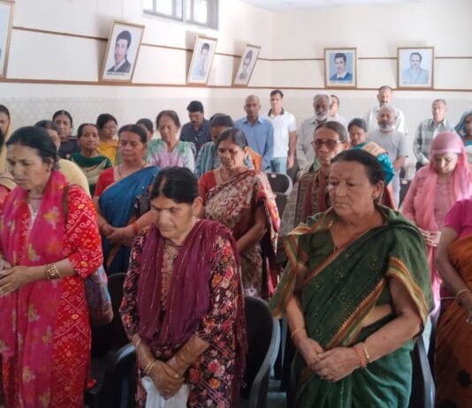 उत्तराखण्ड राज्य आंदोलनकारी मंच ने पहलगाम आतंकी घटना में मरे गये पर्यटकों को दी श्रद्धांजलि
