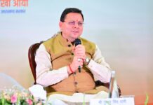 सीएम धामी ने मुख्य सेवक संवाद के तहत युवक एवं महिला मंगल दलों के साथ किया संवाद