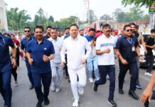 युवाओं के साथ मैराथन में दौड़े मुख्यमंत्री धामी, किया उत्साहवर्धन