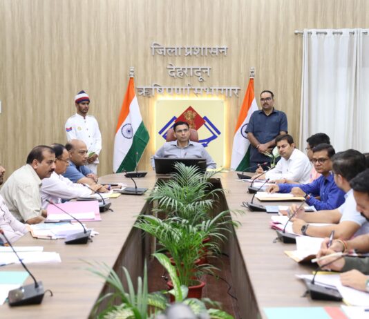 राज्य के विकास, सेवाओं और बुनियादी ढांचे के लिए राजस्व प्राप्ति जरूरी: डीएम