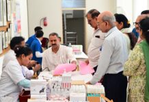 पत्रकारों और परिजनों के लिए नि:शुल्क स्वास्थ्य कैम्प, विशेषज्ञ डॉक्टरों की रही मौजूदगी