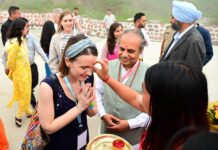 राड़ीसैंण, गैरसैंण की मिट्टी ने जीता विदेशी मेहमानों का दिल