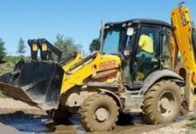 सरकारी जमीन पर बनी मजार पर चला बुलडोजर