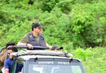 कार्बेट नेशनल पार्क में सीएम धामी ने किया जंगल सफारी का अनुभव