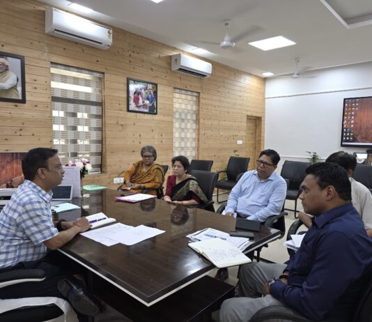 स्वास्थ्य सेवाओं में सुधार के लिए मुख्यमंत्री ने दिए निर्देश, स्वास्थ्य आयुक्त बनाने पर विचार