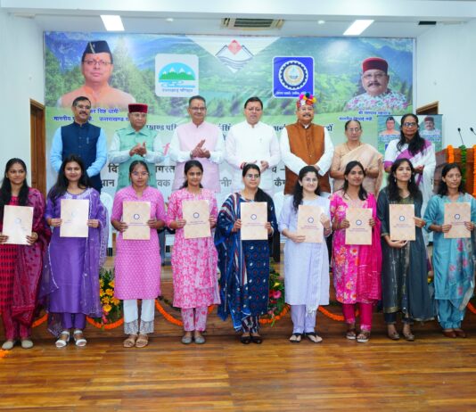 मुख्यमंत्री ने पात्र मृतक आश्रितों को किए नियुक्ति पत्र वितरित