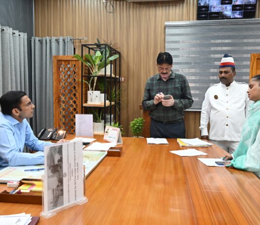 दाखिल खारिज को 1 वर्ष से भटक रही थी किरन, डीएम के संज्ञान में आते ही दाखिल खारिज आदेश