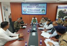 मुख्य सचिव ने एसईओसी से की रेस्क्यू अभियान की समीक्षा