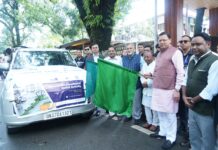 धराली आपदा: कोटक महिंद्रा बैंक ने भेजी राहत सामग्री, सीएम ने हरी झंडी दिखा किया किया रवाना