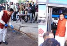 देहरादून आईएसबीटी में सीएम धामी का अचानक निरीक्षण: गंदगी पर भड़के, उठाई झाड़ू; अधिकारियों को सुधार के सख्त आदेश