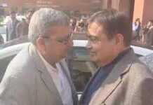 VIDEO: संसद में हल्का-फुल्का पल, ‘एक भी मिला क्या?’—घुसपैठियों पर कल्याण बनर्जी के सवाल पर नितिन गडकरी मुस्कुराए, सांसदों की छूटी हंसी