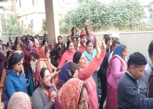 UK: कर्ज, कुर्की और मानसिक तनाव ने ली दो जिंदगियां—हल्दूचौड़ में प्रतिष्ठित कारोबारी दंपती ने की आत्महत्या