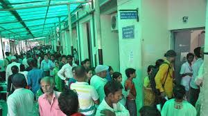 दून अस्पताल में दो गुटों की मारपीट, स्टाफ से बदसलूकी पर भड़के डॉक्टर; इमरजेंसी सेवाएं की गईं बंद