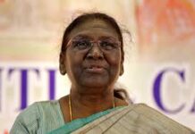 Navy Day 2024: राष्ट्रपति बोलीं—‘स्वावलंबन से मजबूत होती है राष्ट्रीय सुरक्षा’; केरल तट पर भारतीय नौसेना ने दिखाया दम