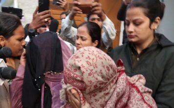 UP Crime: लिव-इन पार्टनर ने इंजीनियर प्रेमी की गला रेतकर की हत्या, पांच घंटे तक शव के साथ बैठीं मां-बेटियां