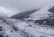 पहाड़ों ने ओढ़ी सफेद चादर: जम्मू-कश्मीर से उत्तराखंड तक बर्फबारी, मौसम में बदला मिजाज, सैलानियों में उत्साह