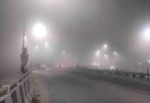 Uttarakhand Weather: घने कोहरे की गिरफ्त में हरिद्वार–दिल्ली नेशनल हाईवे, रफ्तार पर लगा ब्रेक