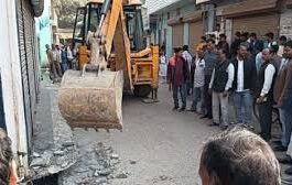 देहरादून में सरकारी भूमि से अतिक्रमण पर बड़ी कार्रवाई, प्रशासन का बुलडोजर चला; 2.5 हेक्टेयर से अधिक जमीन कराई गई मुक्त