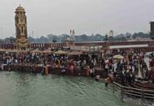 वसंत पंचमी पर हरिद्वार में उमड़ा आस्था का सैलाब, गंगा घाटों पर श्रद्धालुओं व देव डोलियों ने किया पावन स्नान