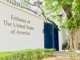 US Embassy Advisory: नियम तोड़ने पर भारतीय छात्रों को अमेरिका से निकाले जाने की चेतावनी, वीजा को बताया ‘अधिकार नहीं, सुविधा’