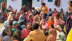 साले की मोहब्बत का खौफनाक अंजाम: एटा में पंचायत से पहले जीजा की चाकू गोदकर हत्या, भाई गंभीर घायल; Video