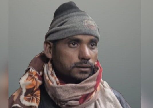 प्रयागराज में ट्रिपल मर्डर से सनसनी: जमीन के विवाद में बड़े बेटे ने पिता, बहन और भांजी की कुल्हाड़ी से हत्या कर कुएं में फेंके शव