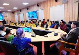 Mann Ki Baat: सीएम धामी ने जनप्रतिनिधियों व संस्कृति स्कूल के बच्चों के साथ सुना पीएम मोदी का ‘मन की बात’ कार्यक्रम