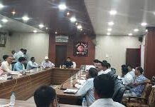 देहरादून: शिक्षा निदेशक से मारपीट प्रकरण पर उबाल, शिक्षक आज से काली पट्टी बांधकर करेंगे विरोध, दो दिवसीय कार्यबहिष्कार का ऐलान