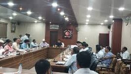 देहरादून: शिक्षा निदेशक से मारपीट प्रकरण पर उबाल, शिक्षक आज से काली पट्टी बांधकर करेंगे विरोध, दो दिवसीय कार्यबहिष्कार का ऐलान