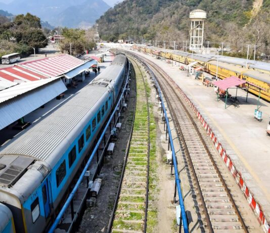 रोडवेज की आय पर ब्रेक ट्रेनों ने पकड़ी रफ्तार