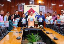 देहरादून: सीएम धामी ने ‘प्रयास बेहतर कल के लिए’ स्मारिका का किया विमोचन, बोले—जीवन में अनुशासन और खेल दोनों जरूरी