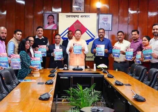 देहरादून: सीएम धामी ने ‘प्रयास बेहतर कल के लिए’ स्मारिका का किया विमोचन, बोले—जीवन में अनुशासन और खेल दोनों जरूरी
