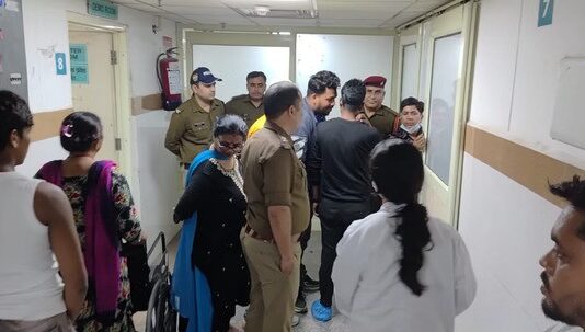 देहरादून: कृष्णा विहार में युवक-युवती के बीच खूनी संघर्ष, एक-दूसरे पर चाकू से किया जानलेवा हमला; अस्पताल में भर्ती