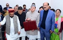 गैरसैंण में बजट सत्र का ऐतिहासिक दिन: राज्यपाल अभिभाषण के बाद पहली बार मुख्यमंत्री पुष्कर सिंह धामी ने पेश किया 1.11 लाख करोड़ से अधिक का बजट