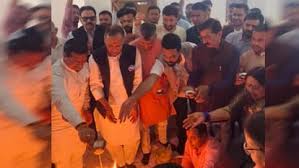 Uttarakhand Politics: 2027 चुनाव की तैयारी में जुटी भाजपा, प्रदेश कार्यालय विस्तार के लिए कराया हवन