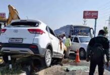 देहरादून में बड़ा सड़क हादसा: चालक को आई झपकी, हरिद्वार हाईवे पर पलटी कार, तीन लोग घायल