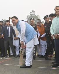देहरादून: महाराणा प्रताप स्पोर्ट्स कॉलेज में क्रिकेट टूर्नामेंट का शुभारंभ, सीएम धामी ने बल्ला थामकर लगाए चौके-छक्के