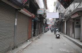 Srinagar Garhwal: होली पर कीर्तिनगर में मारपीट से व्यापारियों में आक्रोश, बाजार बंद कर एसडीएम कार्यालय का किया घेराव