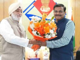 चमोली: 23 मई 2026 को खुलेंगे हेमकुंड साहिब के कपाट, यात्रा तैयारियों को लेकर ट्रस्ट अध्यक्ष ने मुख्य सचिव से की मुलाकात