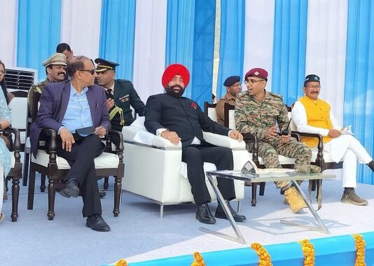 टिहरी झील महोत्सव: राज्यपाल गुरमीत सिंह पहुंचे कोटी कॉलोनी, एयर शो का लिया आनंद, विजेताओं को करेंगे सम्मानित