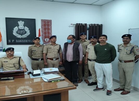 Bageshwar News: कपकोट के होटल से मिला बारूद का जखीरा, 104 जिलेटिन रॉड्स बरामद; होटल मालिक गिरफ्तार