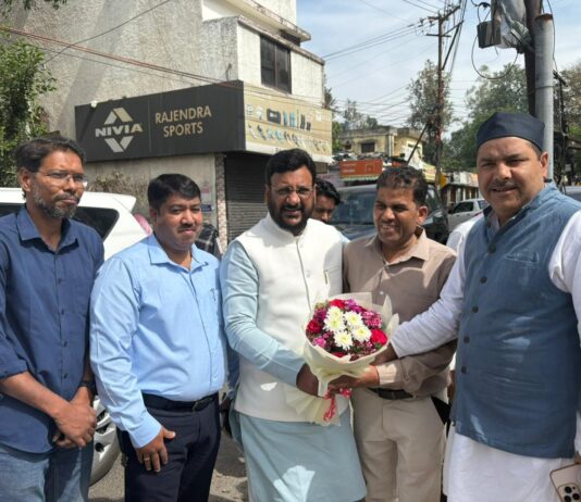 चंदन नगर कब्रिस्तान में वृक्षारोपण कार्यक्रम सम्पन्न, शादाब शम्स ने दिया पर्यावरण संरक्षण का संदेश