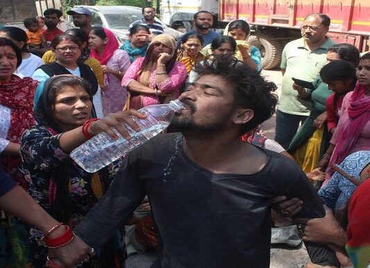 Haldwani Road Accident: तेज रफ्तार बस ने छीनी मासूम कनक की जिंदगी, पिता का निवाला छूटा, परिवार में पसरा मातम